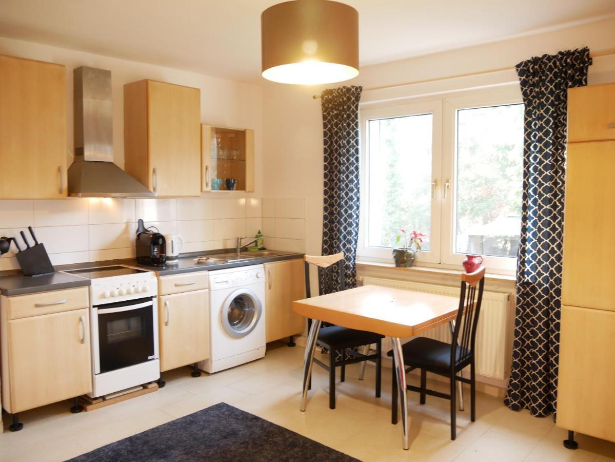 Apartment Mit Einzelbetten Fur Zwei Essen Exterior photo